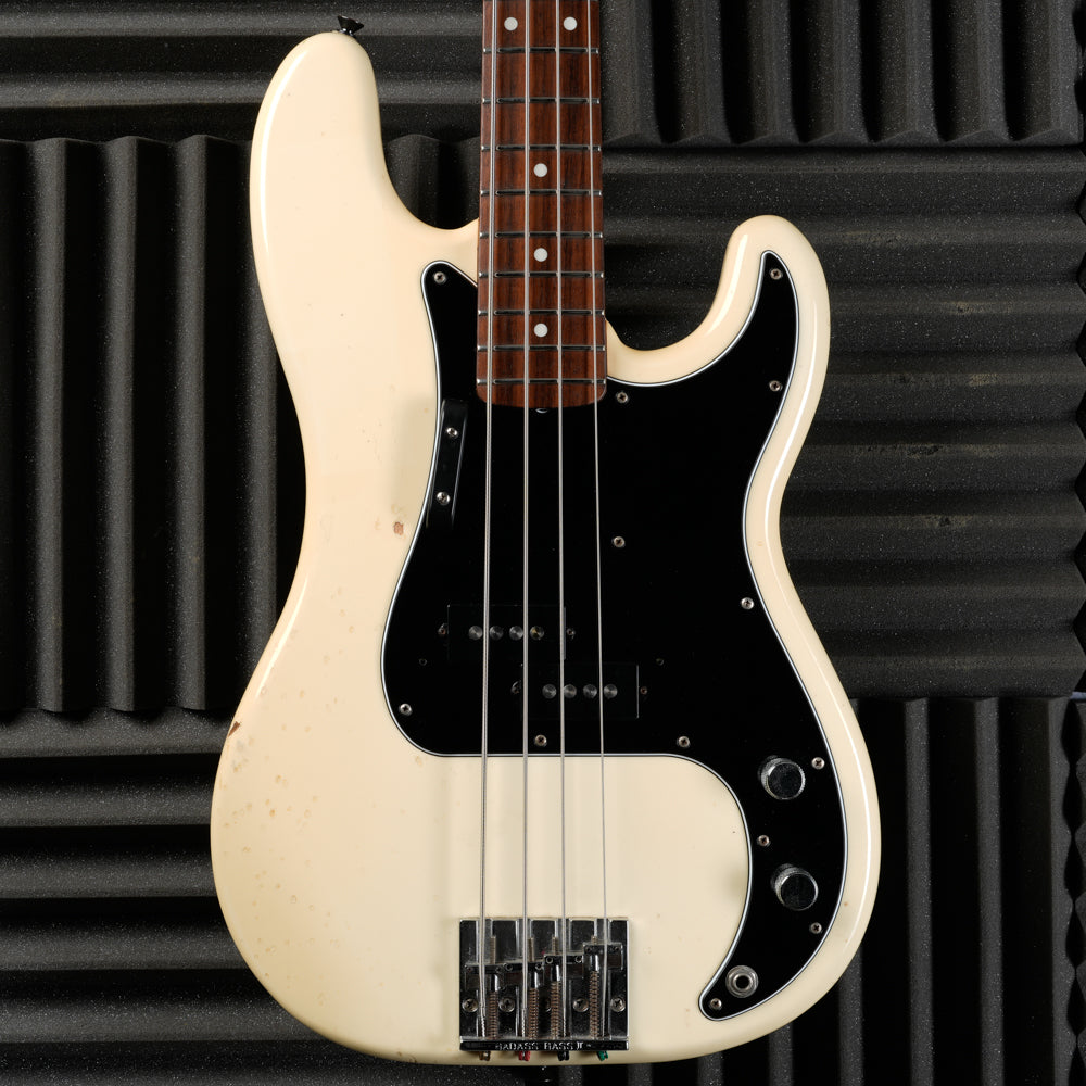 Fender PB-70 Precision Bass Reissue CIJ - 2004 - Olympic White