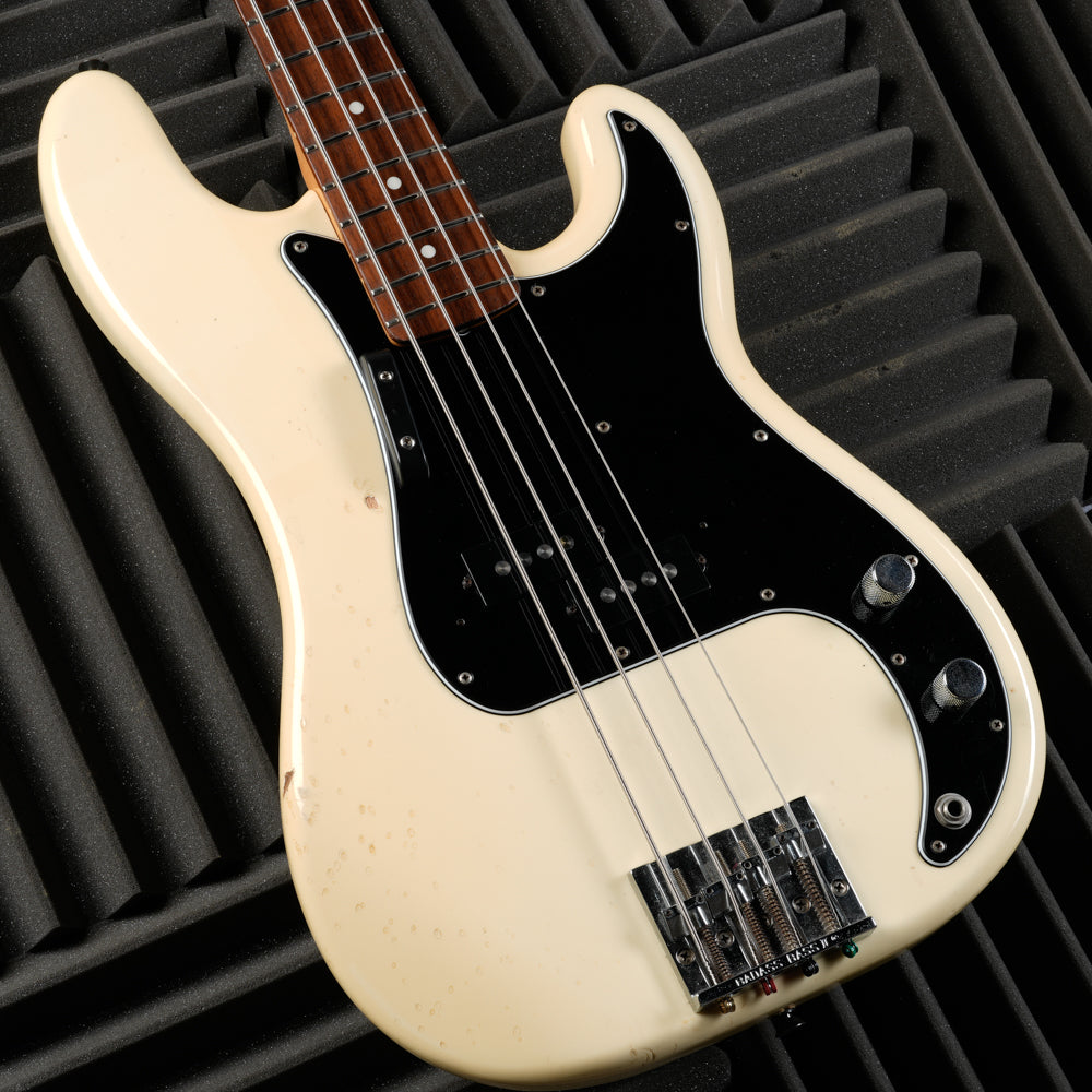 Fender PB-70 Precision Bass Reissue CIJ - 2004 - Olympic White