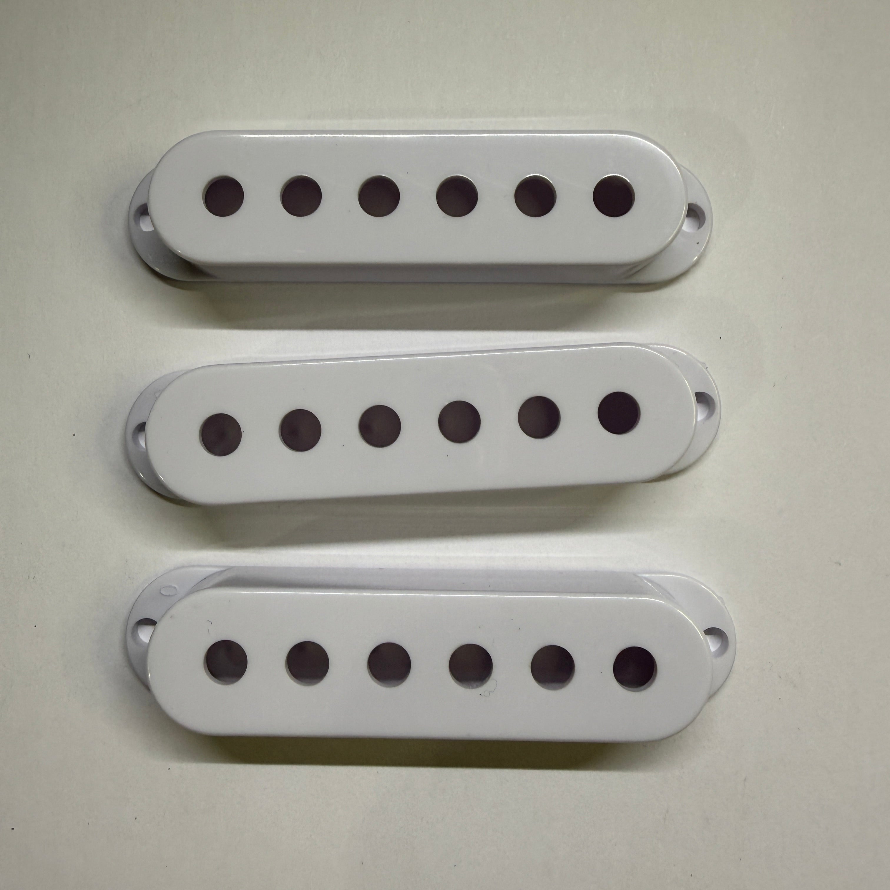 Single Coil Pickup Cover set (3 pc) for ST style guitar, Size 48mm, 50mm, 52mm, Colour Cream, Black, White