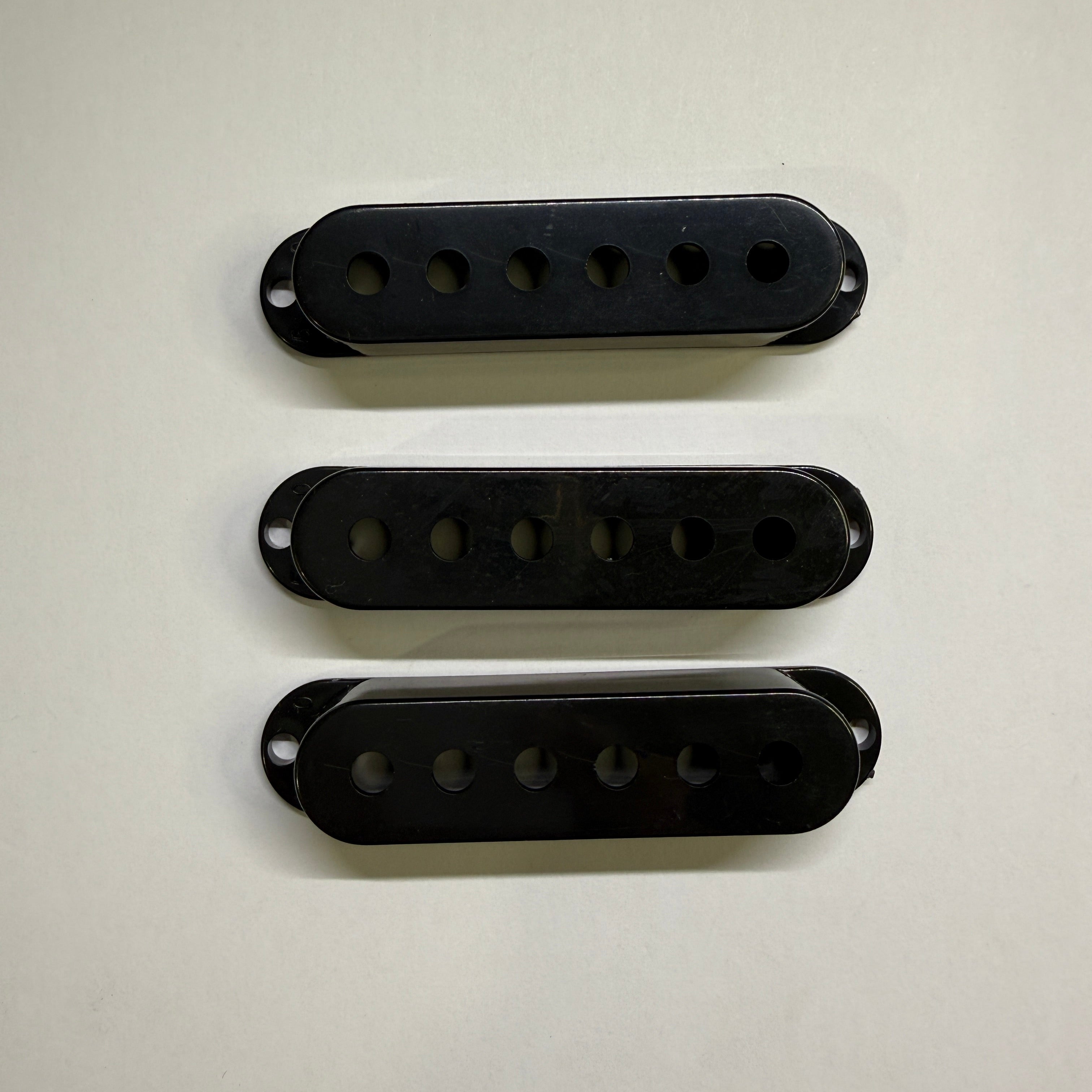 Single Coil Pickup Cover set (3 pc) for ST style guitar, Size 48mm, 50mm, 52mm, Colour Cream, Black, White